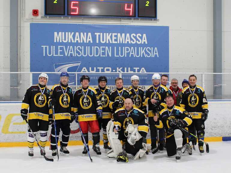 Aikapojat 60+: kokoonpano